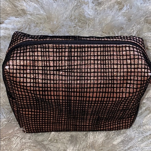 Mac glitter/velvet like makeup bag used - Picture 2 of 8